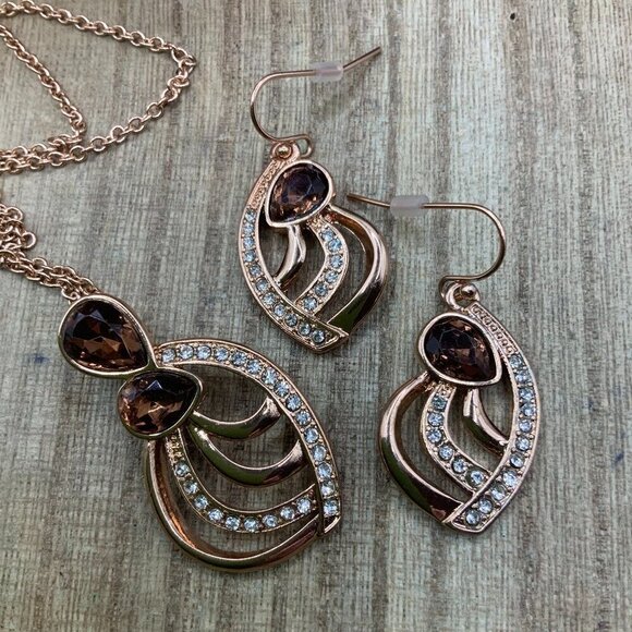 AVON SHB Golden Brown Clear Rhinestone Gold Tone Necklace Earrings Set - Picture 1 of 8